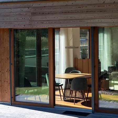 Alpine By Quokka 360 - Stylish With Terrace And Stunning Mountain Views *