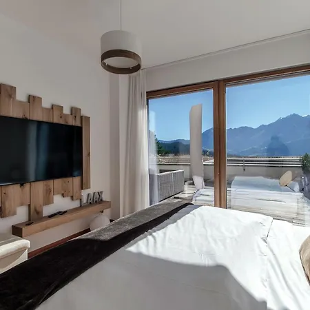 Alpine By Quokka 360 - Stylish With Terrace And Stunning Mountain Views *
