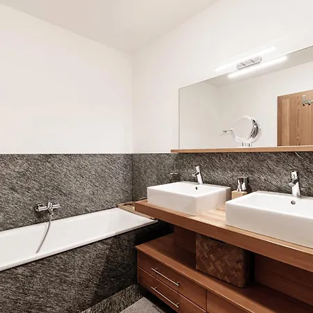 Alpine By Quokka 360 - Stylish With Terrace And Stunning Mountain Views 莱克斯